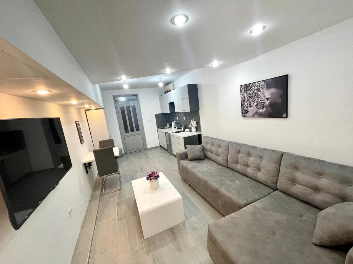 Apartment Diamond -Modern And Lovely Seaside Studio Apartment Kotor Exterior foto